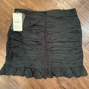 Zara mini ruffle skirt L